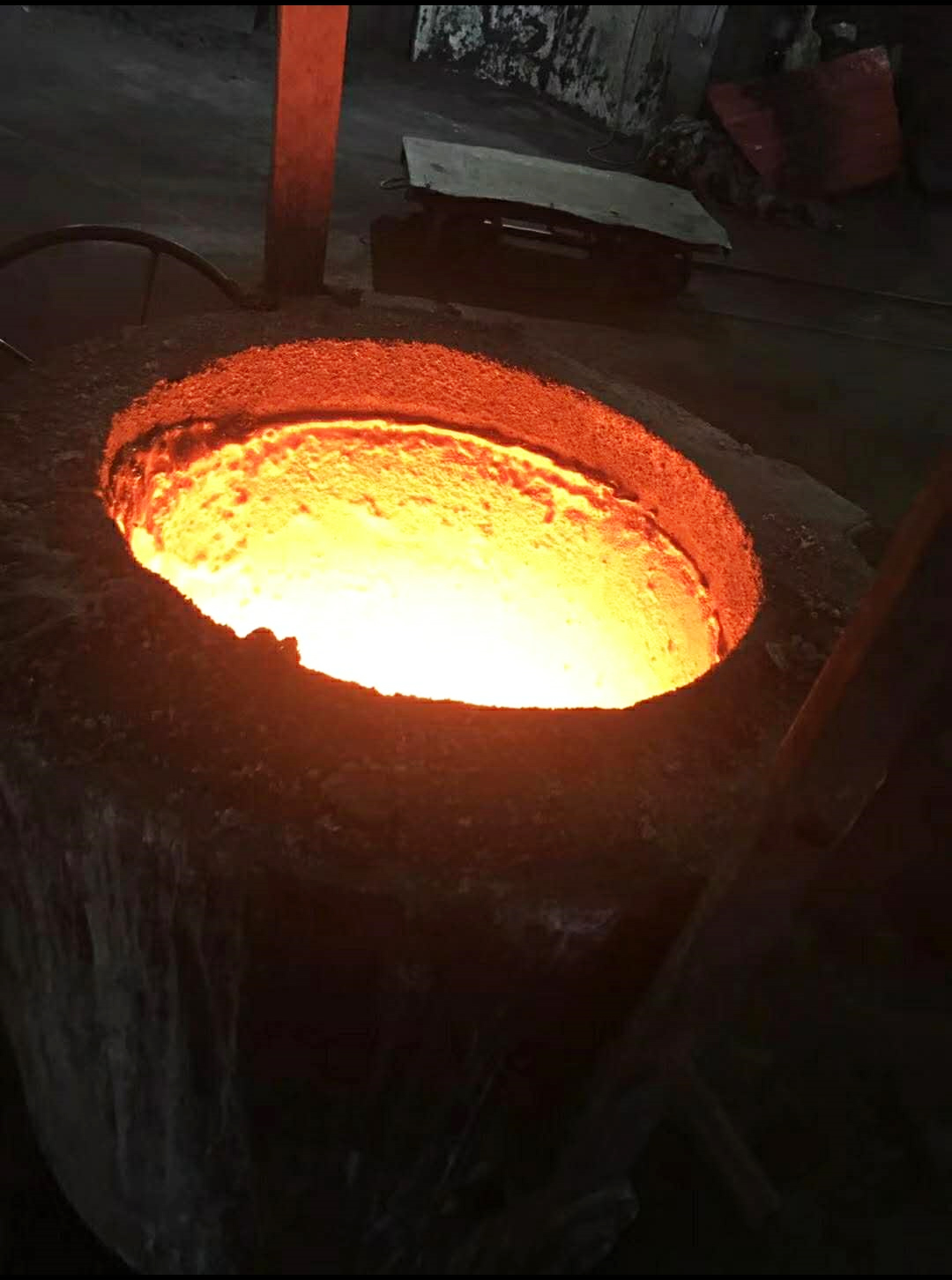 可塑搗打料（客戶使用現場圖）